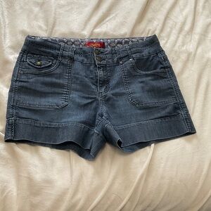 one 5 one Women’s Blue Denim Women's Shorts, Size 12, some stretch, Super comfy